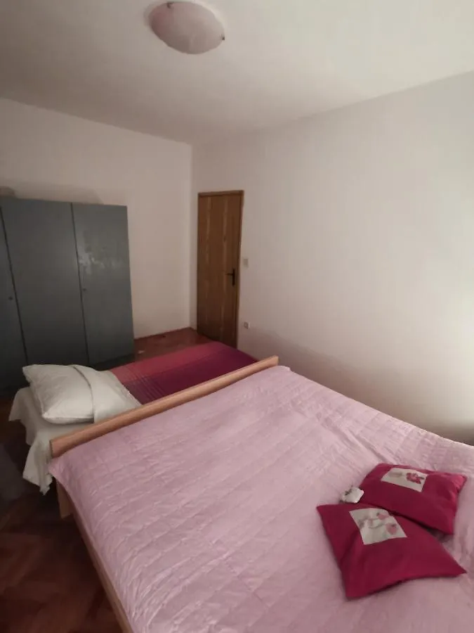 Apartments Šimuni