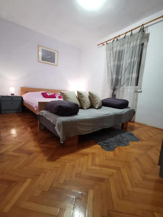 Apartments Šimuni