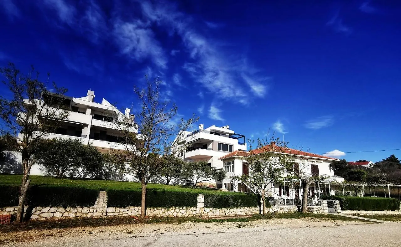 Apartments Šimuni
